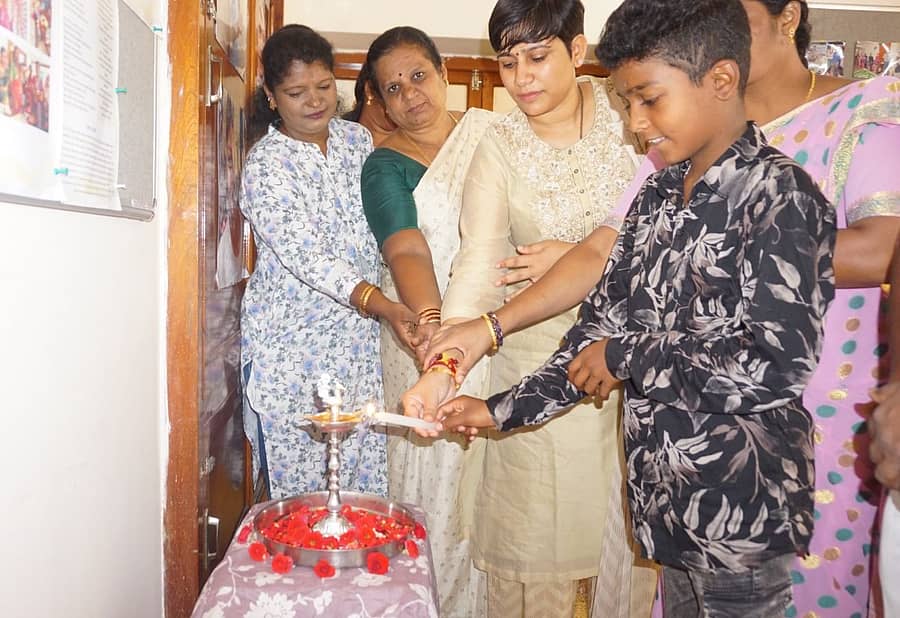 ದೊಡ್ಡಬಳ್ಳಾಪುರ ಡೆಬೋರಾ ಫೌಂಡೇಷನ್ ಇಂಡಿಯಾ ಸಂಸ್ಥೆ ಕಂಪ್ಯೂಟರ್ ತರಬೇತಿ ಕೇಂದ್ರವನ್ನು ತಹಶೀಲ್ದಾರ್ ವಿಭಾವಿದ್ಯಾ ರಾಥೋಡ್ ಉದ್ಘಾಟಿಸಿದರು