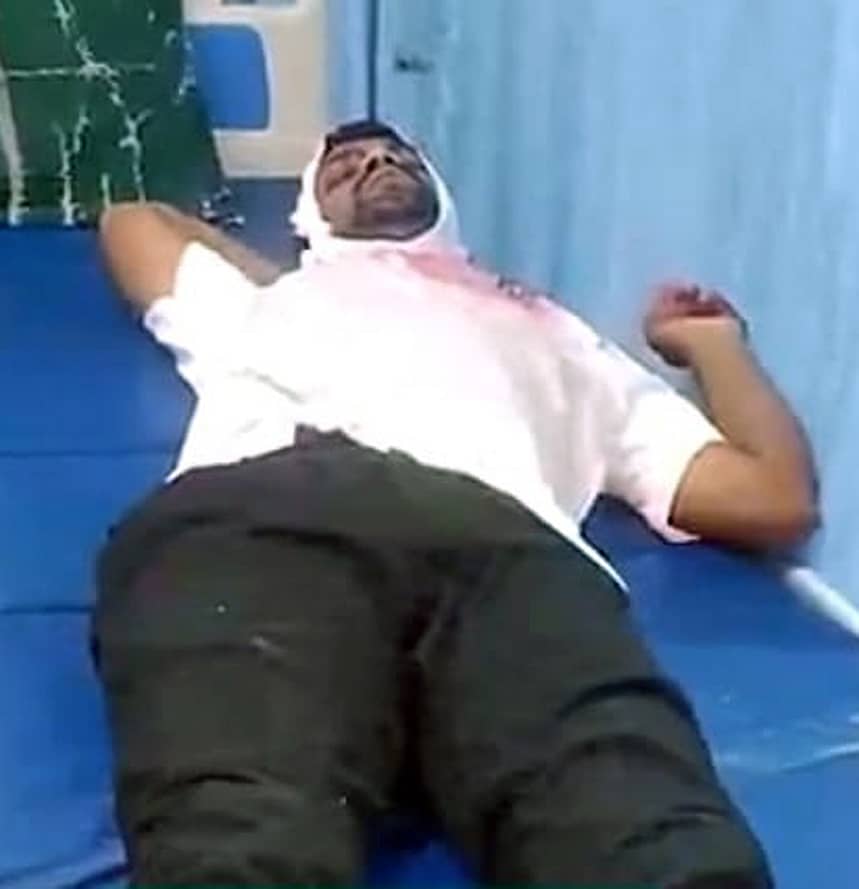 ರಾಮದುರ್ಗ ತಾಲ್ಲೂಕಿನ ಕುನ್ನಾಳದಲ್ಲಿ ನಡೆದ ಗುಂಪು ಘರ್ಷಣೆಯಲ್ಲಿ ಗಾಯಗೊಂಡ ಲಕ್ಷ್ಮಣ ಮಾದರ ಅವರಗೆ ಗೋಕಾಕದ ಖಾಸಗಿ ಆಸ್ಪತ್ರೆಯಲ್ಲಿ ಚಿಕಿತ್ಸೆ ನೀಡಲಾಯಿತು