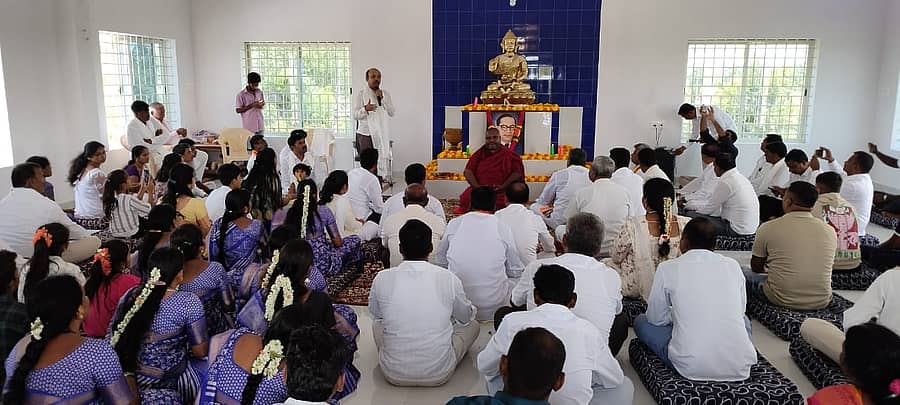 ತಿ.ನರಸೀಪುರ ತಾಲ್ಲೂಕಿನ ಕೂಡ್ಲೂರು ಸಮೀಪದ ನಳಂದ ಬುದ್ಧ ವಿಹಾರ ದಲ್ಲಿ ನಡೆದ ಬುದ್ಧ ಪೂರ್ಣಿಮೆ ಕಾರ್ಯಕ್ರಮ ದಲ್ಲಿ ವಿಧಾನ ಪರಿಷತ್ ಸದಸ್ಯ ಡಾ.ಯತೀಂದ್ರ ಸಿದ್ದರಾಮಯ್ಯ ಮಾತನಾಡಿದರು