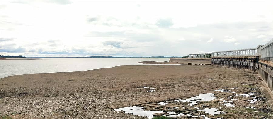 ಶ್ರೀರಂಗಪಟ್ಟಣ ತಾಲ್ಲೂಕಿನ ಕೆಆರ್ಎಸ್ ಜಲಾಶಯದಲ್ಲಿ ಮಂಗಳವಾರ ನೀರಿನ ಮಟ್ಟ 89.32 ಅಡಿಗೆ ಕುಸಿದಾಗ ಕಂಡ ದೃಶ್ಯ