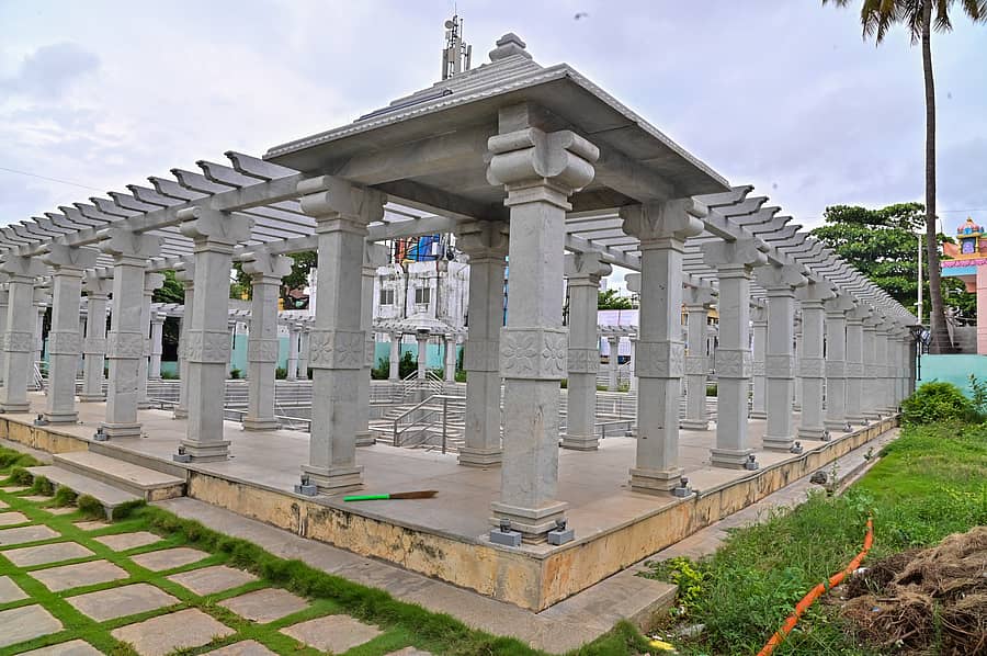 ದಾವಣಗೆರೆಯ ಹೊಂಡದ ವೃತ್ತದ ಬಳಿ ‘ಸ್ಮಾರ್ಟ್ ಸಿಟಿ’ ಯೋಜನೆಯಲ್ಲಿ ನಿರ್ಮಿಸಿರುವ ಕಲ್ಯಾಣಿಯ ಆಕರ್ಷಕ ನೋಟ –ಪ್ರಜಾವಾಣಿ ಚಿತ್ರ
