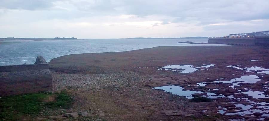 ಶ್ರೀರಂಗಪಟ್ಟಣ ತಾಲ್ಲೂಕಿನ ಕೆ.ಆರ್‌.ಎಸ್‌ ಅಣೆಕಟ್ಟೆಯಲ್ಲಿ ಮಂಗಳವಾರ 93 ಅಡಿಗಳಷ್ಟು ನೀರು ಸಂಗ್ರಹವಾಗಿತ್ತು