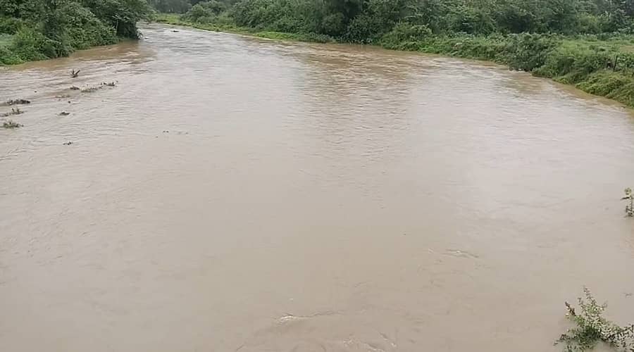 ಮೂಡಿಗೆರೆ ತಾಲ್ಲೂಕಿನ ಬಂಕೇನಹಳ್ಳಿ ಗ್ರಾಮದ ಬಳಿ ಮೈದುಂಬಿ ಹರಿಯುತ್ತಿರುವ ಹೇಮಾವತಿ ನದಿ