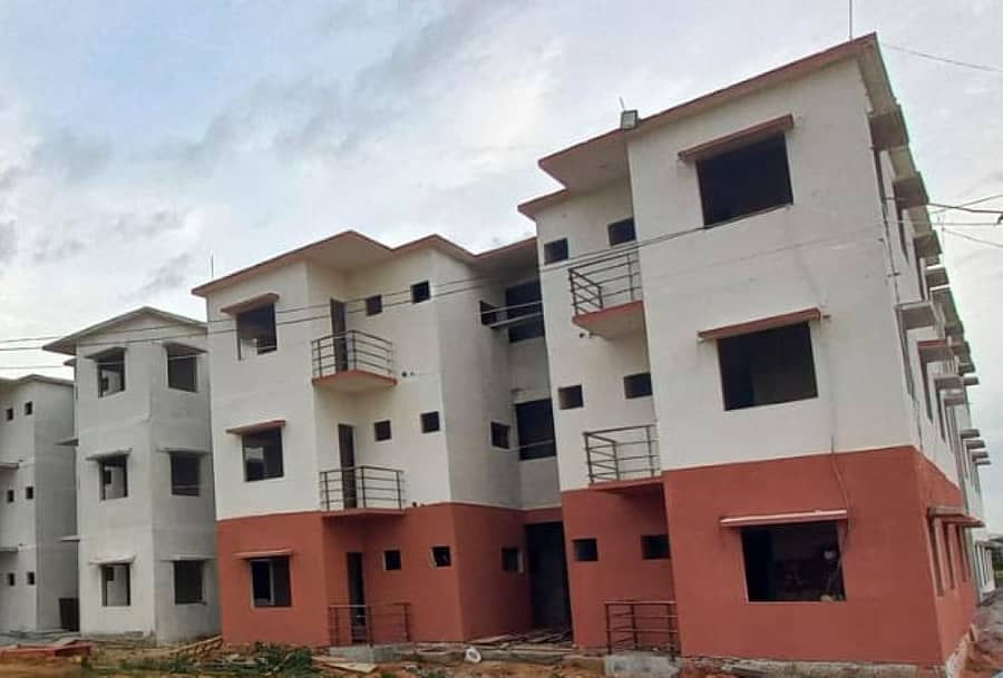 ಕೊಳೆಗೇರಿ ಅಭಿವೃದ್ಧಿ ಮಂಡಳಿ ಬೆಟ್ಟದಾಸನಪುರದಲ್ಲಿ ನಿರ್ಮಿಸಲು ಉದ್ದೇಶಿಸಿರುವ ಕಟ್ಟಡದ ಮಾದರಿ