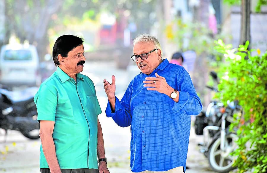 <div class="paragraphs"><p>ಬಿ.ಆರ್ ಲಕ್ಷ್ಮಣ್ ರಾವ್ ಜತೆ ಎಚ್ಚೆಸ್ವಿ</p></div>