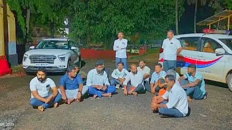 <div class="paragraphs"><p>ಅನುಮತಿ ಪಡೆಯದೆ ಕಡಬ ಪೊಲೀಸ್ ಠಾಣೆ ಬಳಿ ಪ್ರತಿಭಟನೆ: 15 ಜನರ ವಿರುದ್ಧ ಎಫ್ಐಆರ್</p></div>