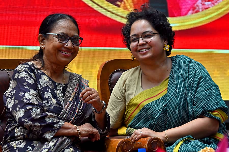 ಕರ್ನಾಟಕ ಮಾಧ್ಯಮ ಅಕಾಡೆಮಿ ಹಾಗೂ ಪ್ರೆಸ್ ಕ್ಲಬ್ ಆಫ್ ಬೆಂಗಳೂರು ಹಮ್ಮಿಕೊಂಡಿದ್ದ ಕಾರ್ಯಕ್ರಮದಲ್ಲಿ ಬಾನು ಮುಷ್ತಾಕ್, ದೀಪಾ ಭಾಸ್ತಿ
–ಪ್ರಜಾವಾಣಿ ಚಿತ್ರ