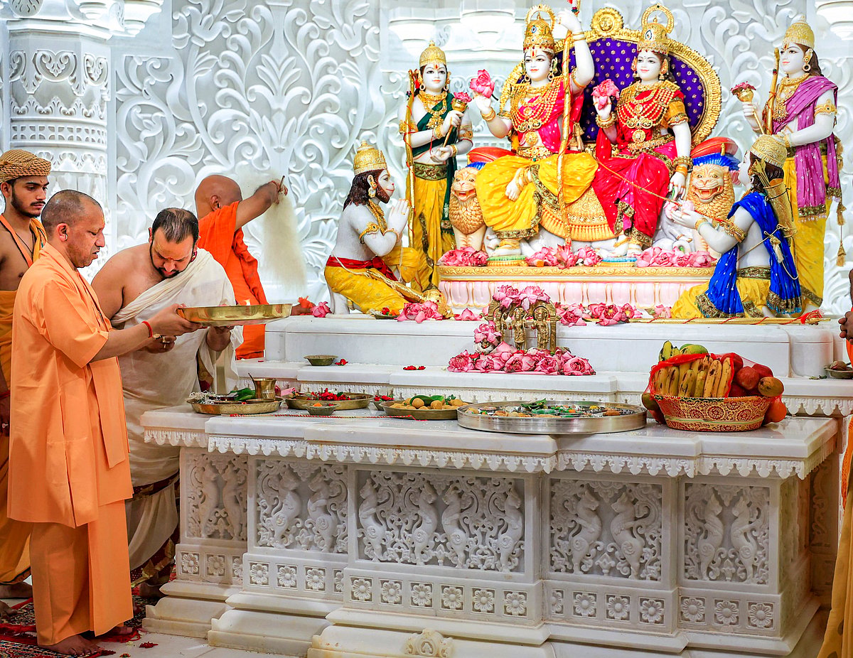 Raja Ram Consecration | ಅಯೋಧ್ಯೆಯಲ್ಲಿ ‘ರಾಜಾ ರಾಮ’ ಮೂರ್ತಿ ಪ್ರತಿಷ್ಠಾಪನೆ ...