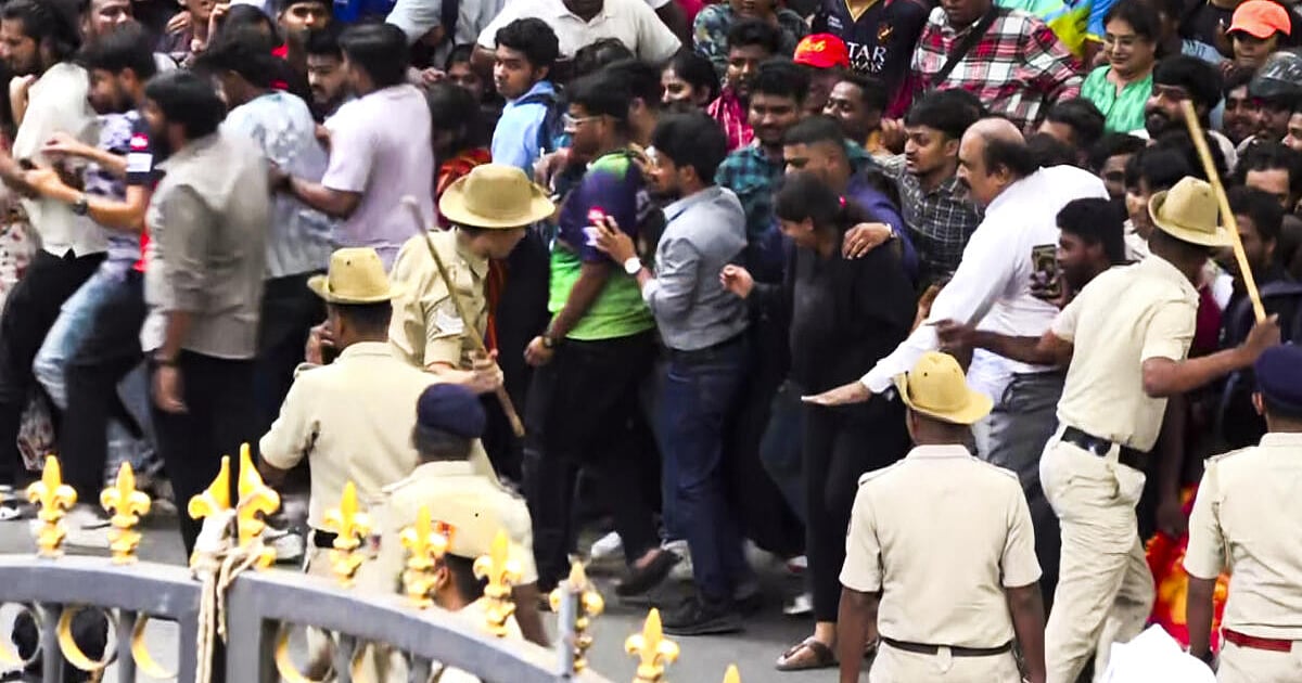 Rcb Rally Death RCB tragedy Bengaluru: ವಿಜಯೋತ್ಸವದ ವೇಳೆ ಕಾಲ್ತುಳಿತದಲ್ಲಿ 11 ಅಭಿಮಾನಿಗಳ ಮೃತ್ಯು