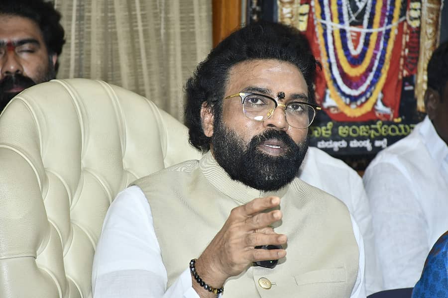 <div class="paragraphs"><p>ಬಿ. ಶ್ರೀರಾಮುಲು</p></div>