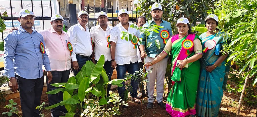 ಶ್ರೀನಿವಾಸಪುರದಲ್ಲಿ ಗುರುವಾರ ಪುರಸಭೆಯಿಂದ ಪರಿಸರ ದಿನಾಚರಣೆ ಆಚರಿಸಲಾಯಿತು