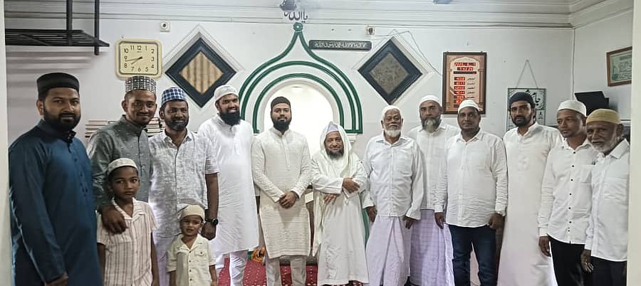 ಬೈಂದೂರು ಇತಿಹಾಸ ಪ್ರಸಿದ್ಧ ಜಾಮಿಯ ಮಸೀದಿಯಲ್ಲಿ ಸಂಭ್ರಮದ ಬಕ್ರೀದ್ ಆಚರಣೆ ಮಾಡಲಾಯಿತು