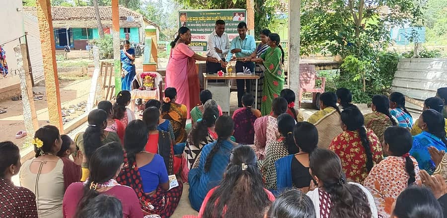 ಗುಂಡ್ಲುಪೇಟೆ ತಾಲ್ಲೂಕಿನ ಬಸವಾಪುರ ವಲಯದ ಕಗ್ಗಳದಲ್ಲಿ ಶ್ರೀಕೇತ್ರ ಧರ್ಮಸ್ಥಳ ಗ್ರಾಮಾಭಿವೃದ್ಧಿ ಯೋಜನೆವತಿಯಿಂದ ‘ವಿಶ್ವ ತಂಬಾಕು ವಿರೋಧಿ ದಿನಾಚರಣೆ’ ಕಾರ್ಯಕ್ರಮ ನಡೆಯಿತು