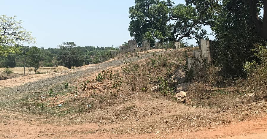 ಖಾನಾಪುರ ರಾಮನಗರ ಮಾರ್ಗದ ಬೆಳಗಾವಿ ಪಣಜಿ ಹೆದ್ದಾರಿಯ ಗುಂಜಿ ಗ್ರಾಮದ ಬಳಿ ಬೈಪಾಸ್ ರಸ್ತೆ ಕಾಮಗಾರಿ ಇನ್ನೂ ಆರಂಭವಾಗಿಲ್ಲ ಪ್ರಜಾವಾಣಿ ಚಿತ್ರಗಳು: ಪ್ರಸನ್ನ ಕುಲಕರ್ಣಿ