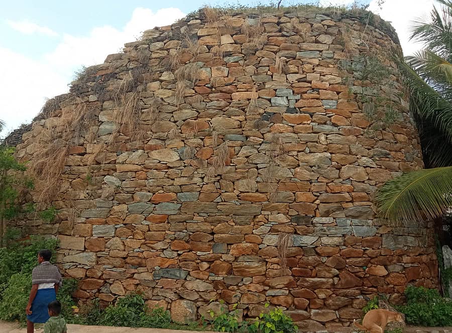ಧರ್ಮಪುರ ಸಮೀಪದ ಕಣಜನಹಳ್ಳಿಯ ಐತಿಹಾಸಿಕ ಬತೇರಿ