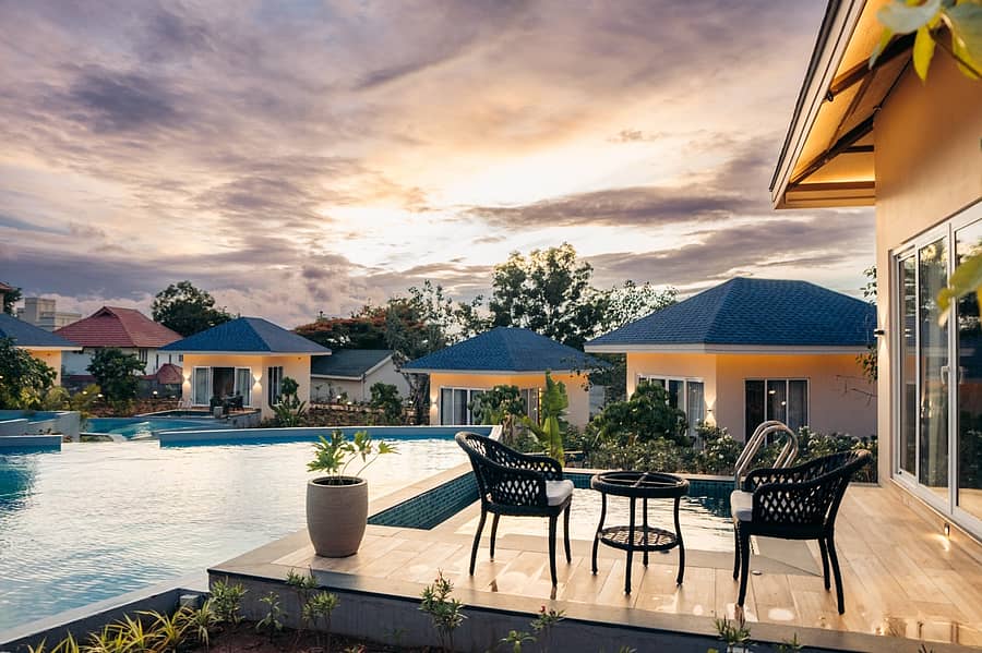 ವಂಡರ್ ಲಾದಲ್ಲಿ ಶುಕ್ರವಾರ ಆರಂಭವಾದ ‘ದಿ ಐಲ್ ಬೈ ವಂಡರ್ ಲಾ’ದಲ್ಲಿರುವ ‘ಸ್ಟೇ’ಗಳು.