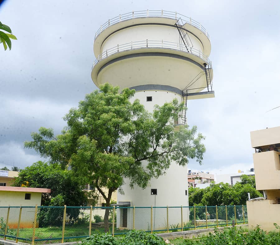 ತುಮಕೂರಿನ ದೇವರಾಯಪಟ್ಟಣದಲ್ಲಿರುವ ಓವರ್ ಹೆಡ್ ಟ್ಯಾಂಕ್ ಬಳಕೆಯಾಗದಿರುವುದು