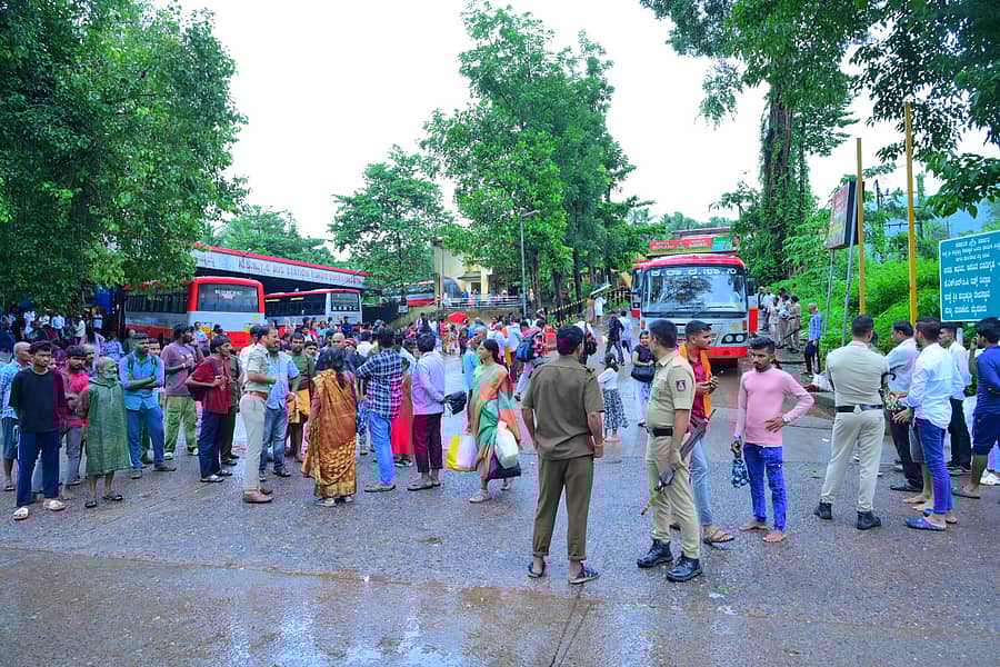 ಕುಕ್ಕೆ ಸುಬ್ರಹ್ಮಣ್ಯ ಬಸ್ಸಿಗಾಗಿ ಭಕ್ತರ ಗೋಳು