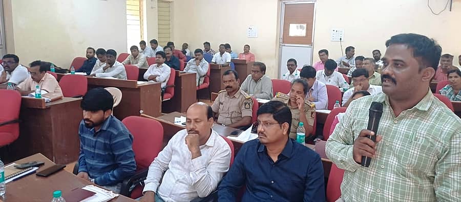 ಸಂಡೂರಿನ ತಾಲ್ಲೂಕು ಪಂಚಾಯಿತಿ ಸಭಾಂಗಣದಲ್ಲಿ ಮಂಗಳವಾರ ಸಾಮಾನ್ಯ ಸಭೆ ಜರುಗಿತು 