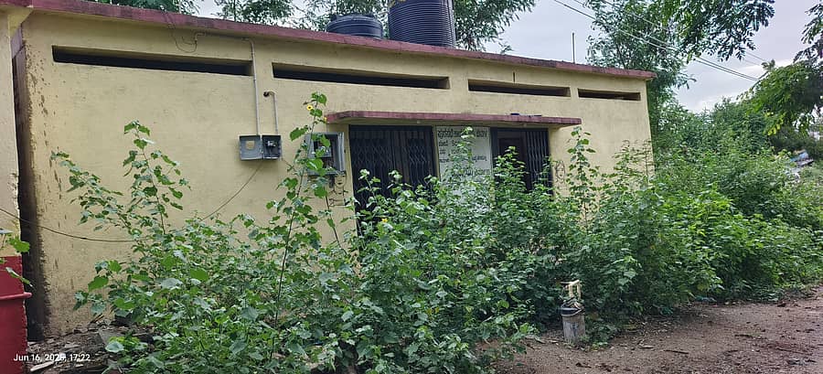 ಜೇವರ್ಗಿಯ ಬುದ್ಧನಗರದಲ್ಲಿ ಹಾಳು ಬಿದ್ದಿರುವ ಶೌಚಾಲಯಗಳು 