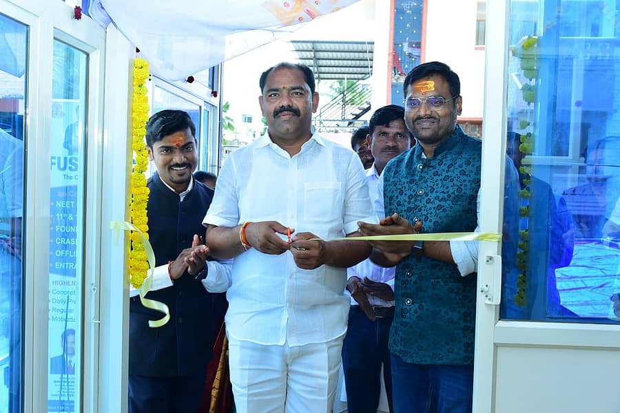 ಕಲಬುರಗಿಯಲ್ಲಿ ಭಾನುವಾರ ಫ್ಯುಜನ್ ನೀಟ್ ಅಕಾಡೆಮಿಯನ್ನು ಶಾಸಕ ಬಸವರಾಜ ಮತ್ತಿಮಡು ಉದ್ಘಾಟಿಸಿದರು