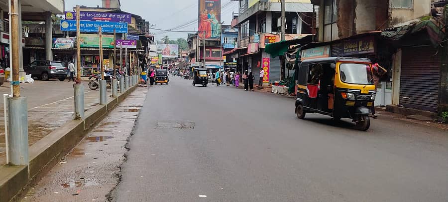 ವಾಹನ ದಟ್ಟಣೆ ಮುಕ್ತವಾಗಿರುವ ವಿಟ್ಲ ಪೇಟೆ