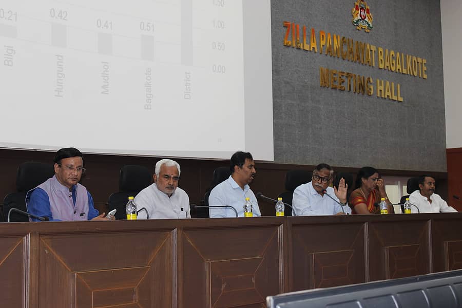 ಬಾಗಲಕೋಟೆಯಲ್ಲಿ ಬುಧವಾರ ನಡೆದ ಡಿ.ಎಂ. ನಂಜುಂಡಪ್ಪ ವರದಿಯ ಪ್ರಾದೇಶಿಕ ಅಸಮತೋಲನ ನಿವಾರಣಾ ಉನ್ನತಾಧಿಕಾರ ಸಮಿತಿ ಸಮಾಲೋಚನಾ ಸಭೆಯಲ್ಲಿ ಶಾಸಕ ಜೆ.ಟಿ. ಪಾಟೀಲ ಮಾತನಾಡಿದರು
