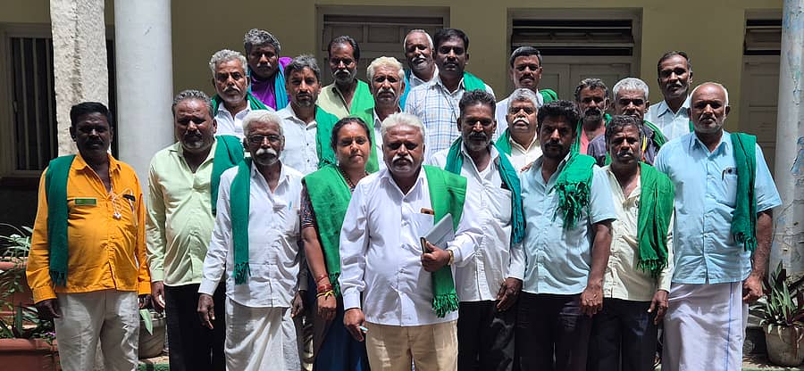 ಕೆ.ಆರ್.ನಗರ ಪ್ರವಾಸಿ ಮಂದಿರದಲ್ಲಿ ಕರ್ನಾಟಕ ಕೃಷಿಕರ ಸಂಘದಿಂದ ಬುಧವಾರ ನಡೆದ ರೈತ ಮುಖಂಡರ ಸಭೆಯಲ್ಲಿ ಸಂಘದ ಜಿಲ್ಲಾ ಘಟಕದ ಅಧ್ಯಕ್ಷ ಕೆ.ಆರ್.ಕುಮಾರ ಭೋವಿ ಮಾತನಾಡಿದರು