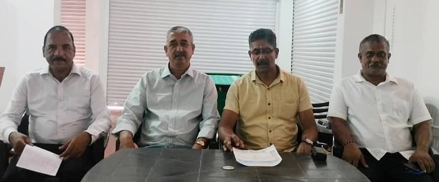 <div class="paragraphs"><p>ಪ್ರಜಾವಾಣಿ ವಾರ್ತೆ ಗೋಣಿಕೊಪ್ಪಲು : ಪೊನ್ನಂಪೇಟೆಯಿಂದ ಬೆಕ್ಕೆಸೊಡ್ಲೂರು ವರೆಗೆ 10 ಕಿಮೀ ದೂರ ಕಕ್ಕಡ ಪದಿನೆಟ್ಟ್</p></div>