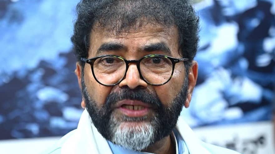 <div class="paragraphs"><p>ಛಲವಾದಿ ನಾರಾಯಣಸ್ವಾಮಿ</p></div>