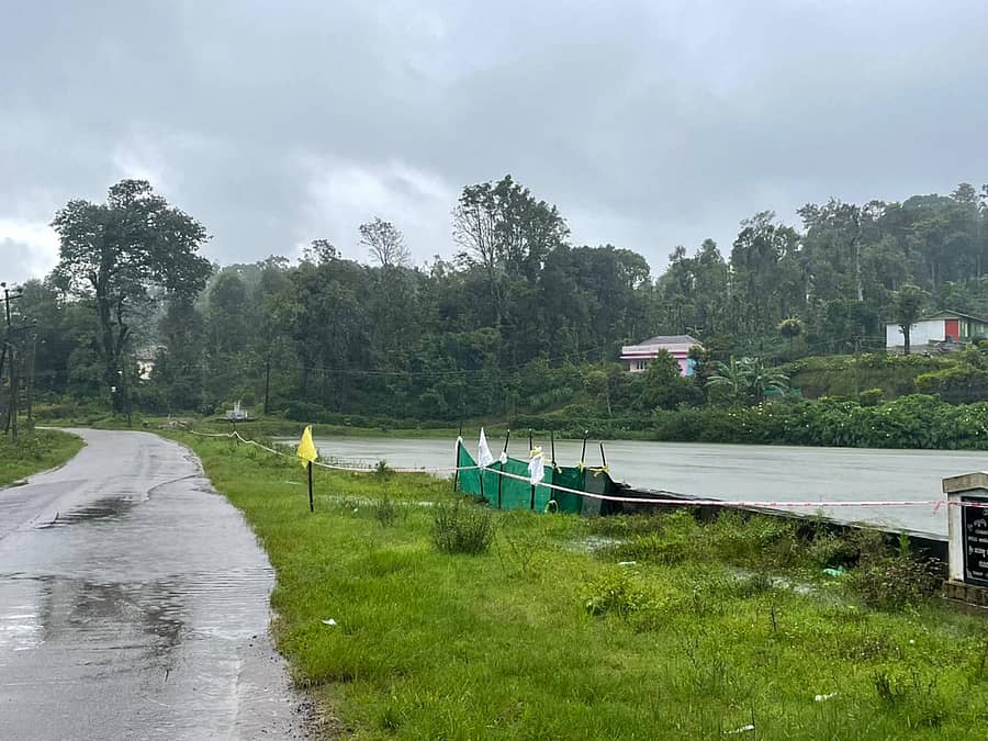 ಅಪಾಯಕ್ಕೆ ಆಹ್ವಾನ ನೀಡುತ್ತಿರುವ ಸೋಮವಾರಪೇಟೆ ಸಮೀಪದ ಯಡೂರು ಕೆರೆ