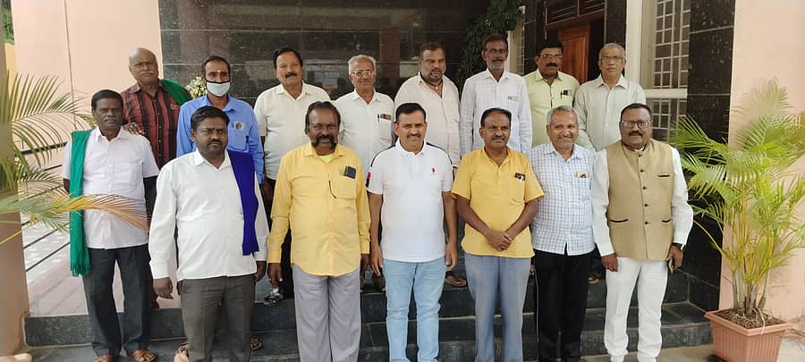 ಚಿಕ್ಕನಾಯಕನಹಳ್ಳಿಯಲ್ಲಿ ನೀರಾವರಿ ಹೋರಾಟ ಸಮಿತಿಯಿಂದ ಸುದ್ದಿಗೋಷ್ಠಿ ನಡೆಸಲಾಯಿತು