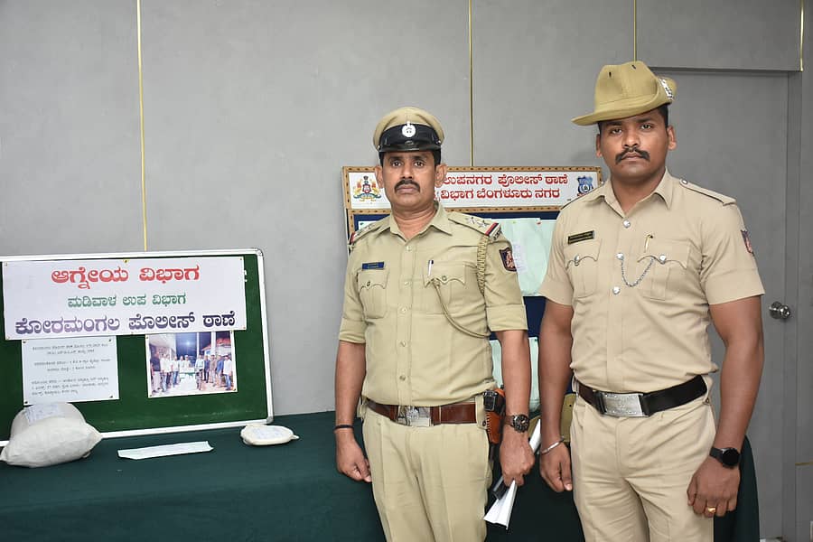 ಕೋರಮಂಗಲ ಠಾಣೆಯ ಪೊಲೀಸರು ಆರೋಪಿಯಿಂದ ವಶ ಪಡಿಸಿಕೊಂಡ ಹೈಡ್ರೊ ಗಾಂಜಾ  