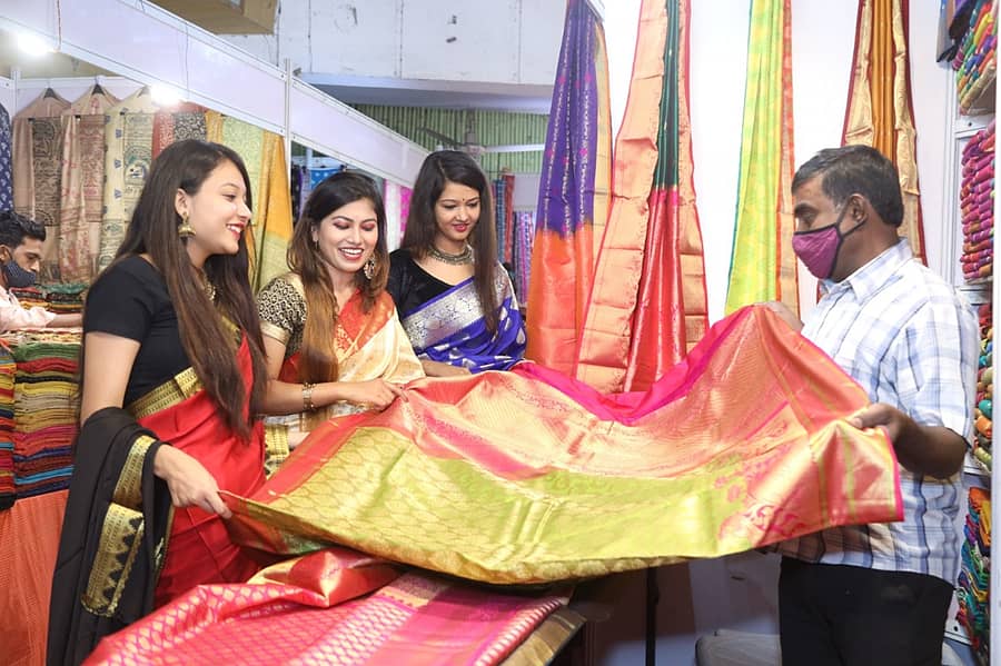 ಸಿಲ್ಕ್ ಇಂಡಿಯಾ ಪ್ರದರ್ಶನ ಮತ್ತು ಮಾರಾಟ ಮೇಳದ ನೋಟ