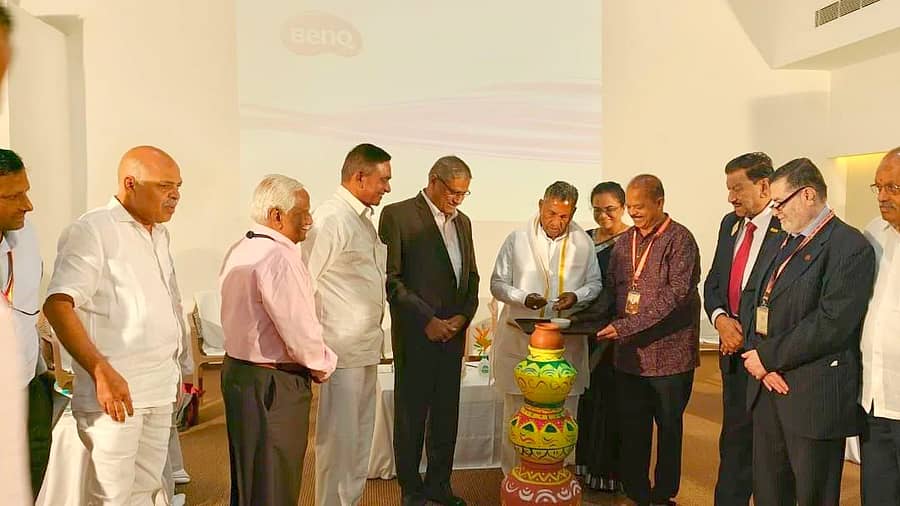ದೇವನಹಳ್ಳಿ ತಾಲ್ಲೂಕಿನ ಹೆಗ್ಗನಹಳ್ಳಿಯಲ್ಲಿ ಪಂಚಾಯಿತಿ ಅಭಿವೃದ್ಧಿ ಅಧಿಕಾರಿಗಳಿಗೆ ವ್ಯಕ್ತಿತ್ವ ವಿಕಸನ, ಒತ್ತಡ ನಿರ್ವಹಣೆ, ಮಾನಸಿಕ ಆರೋಗ್ಯ ಕಾರ್ಯಾಗಾರ ನಡೆಯಿತು