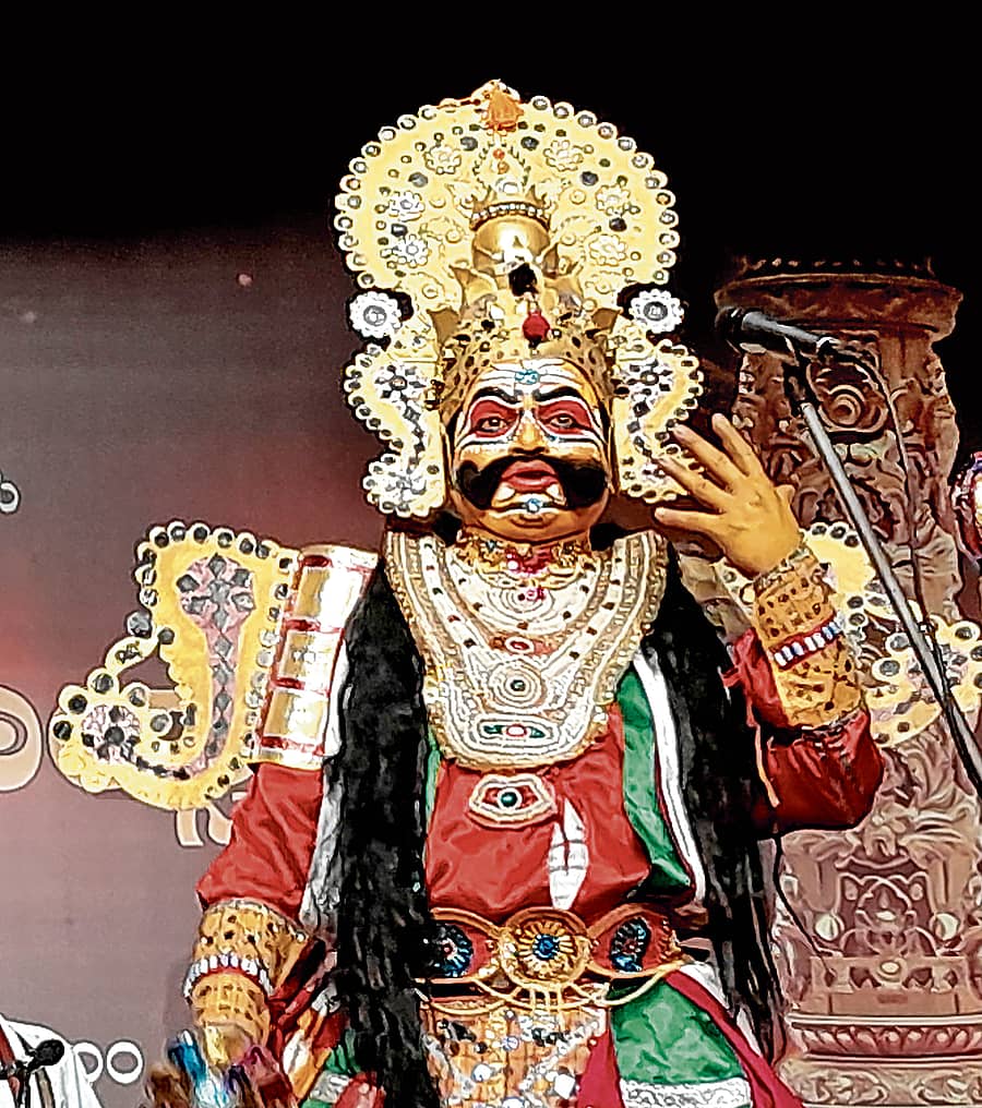 ಬಯಲಾಟ ಪಾತ್ರ 