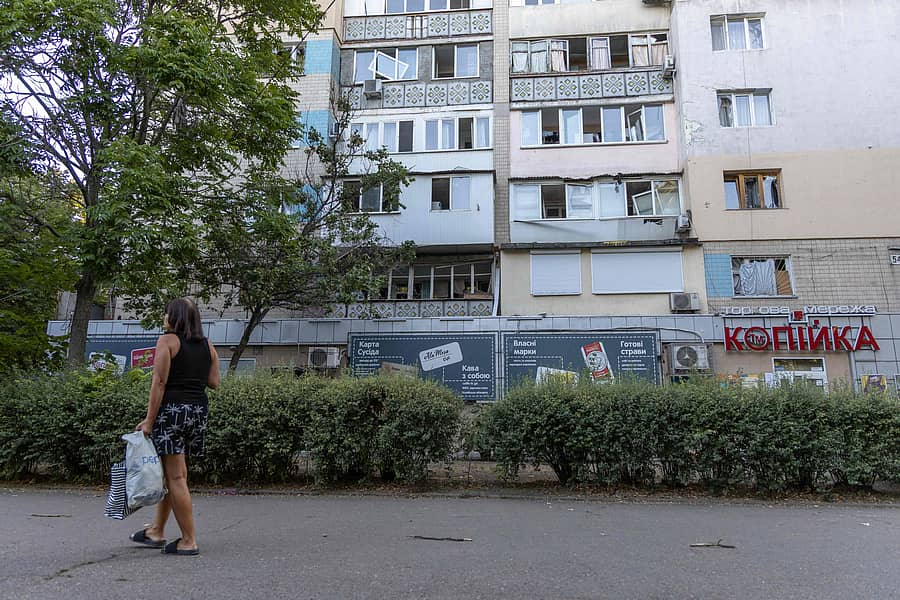 ಉಕ್ರೇನ್‌ನ ಒಡೆಸಾ ನಗರದ ಮೇಲೆ ರಷ್ಯಾ ನಡೆಸಿದ ಡ್ರೋನ್‌ ದಾಳಿಯಲ್ಲಿ ಅಪಾರ್ಟ್‌ಮೆಂಟ್‌ಗೆ ಹಾನಿಯಾಗಿದೆ     ಎಎಫ್‌ಪಿ ಚಿತ್ರ