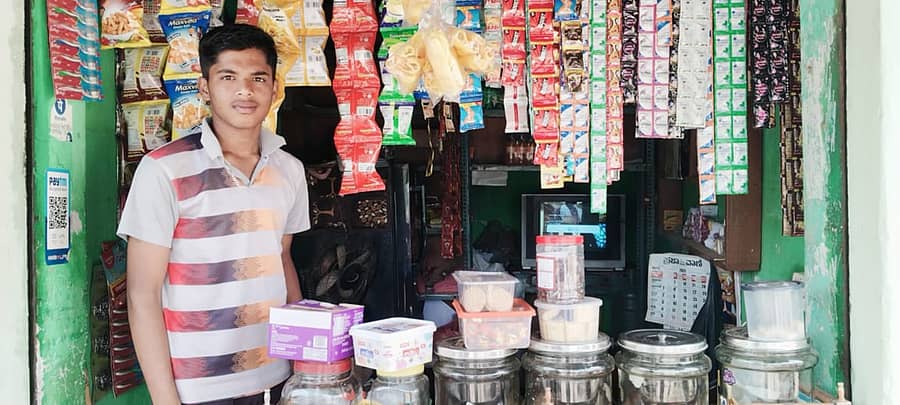 ಚಿಂತಾಮಣಿಯಲ್ಲಿ ಚಿಲ್ಲರೆ ಅಂಗಡಿಯಲ್ಲಿ ಕಾಣುತ್ತಿರುವ ಸ್ಕ್ಯಾನರ್