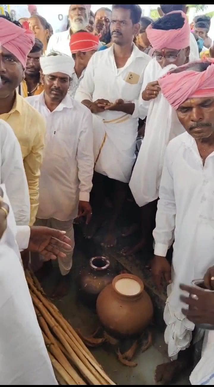 ವಡಗೇರಾ ತಾಲ್ಲೂಕಿನ ಹಯ್ಯಾಳ(ಬಿ) ಗ್ರಾಮದ ಹೈಯ್ಯಾಳಲಿಂಗೇಶ್ವರ ಹಾಲಂಬಲಿ ಹಬ್ಬದ ಕಾರ್ಯಕ್ರಮ ದೇವಸ್ಥಾನದ ಆವರಣದಲ್ಲಿ ಜರುಗಿತು 