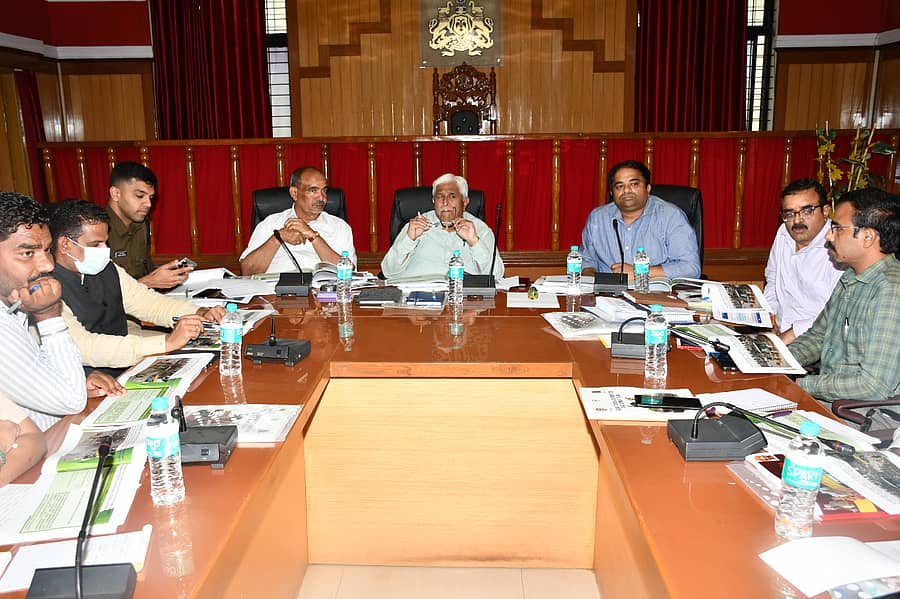 ಗದಗ ಜಿಲ್ಲೆಯ ಪ್ರವಾಸೋದ್ಯಮ ಅಭಿವೃದ್ಧಿಗೆ ಸಂಬಂಧಿಸಿದಂತೆ ಜಿಲ್ಲಾಡಳಿತ ಭವನದಲ್ಲಿ ನಡೆದ ಸಭೆಯಲ್ಲಿ ಸಚಿವ ಎಚ್‌.ಕೆ.ಪಾಟೀಲ ಮಾತನಾಡಿದರು