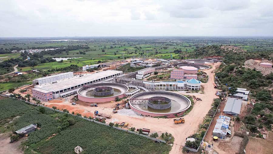 ಕೂಡ್ಲಿಗಿ ತಾಲ್ಲೂಕಿನ ಶಿವಪುರ ಬಳಿ ಇರುವ ಪಾವಗಡ ಕುಡಿಯುವ ನೀರಿನ ಯೋಜನೆಯ ಶುದ್ಧೀಕರಣ ಘಟಕ