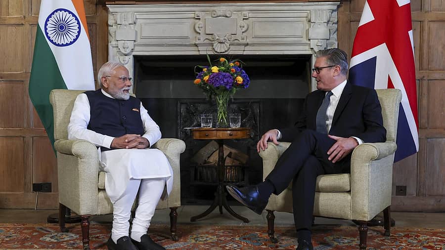 <div class="paragraphs"><p>ಭಾರತದ ಪ್ರಧಾನಿ ನರೇಂದ್ರ ಮೋದಿ ಮತ್ತು ಬ್ರಿಟನ್ ಪ್ರಧಾನಿ ಕೀರ್ ಸ್ಟಾರ್ಮರ್</p></div>