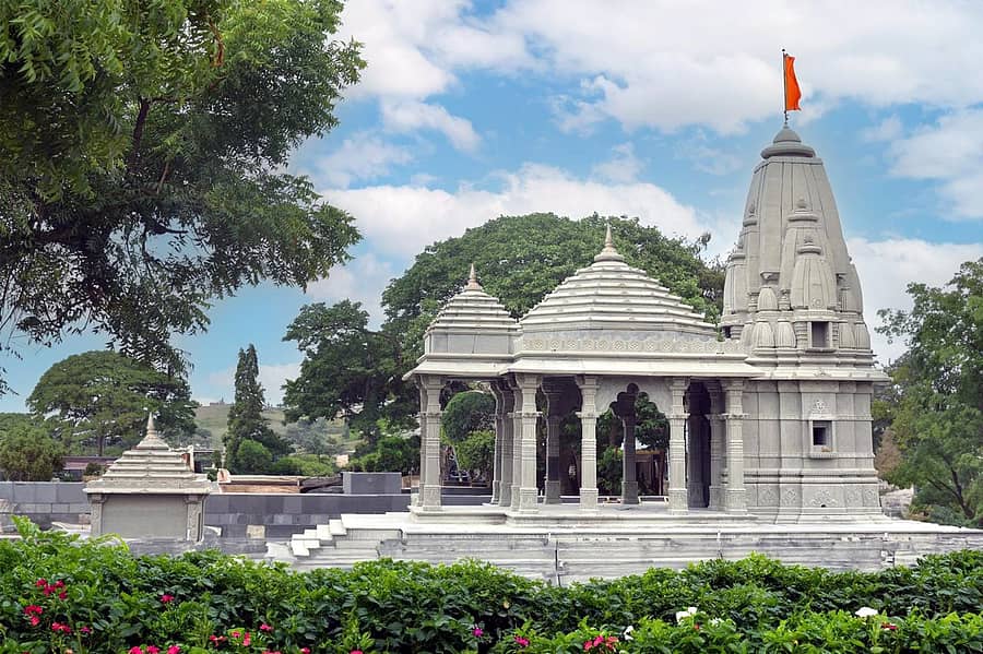 ಲಕ್ಷ್ಮೇಶ್ವರ ಎಪಿಎಂಸಿ ಆವರಣದಲ್ಲಿ ನಿರ್ಮಾಣಗೊಂಡ ನೂತನ ಗಣಪತಿ ದೇವಸ್ಥಾನ
