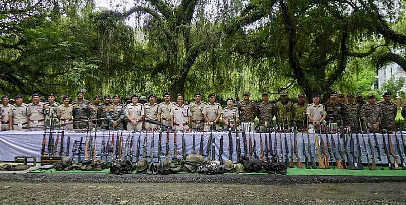 <div class="paragraphs"><p>ಭದ್ರತಾ ಪಡೆಗಳು ವಶಪಡಿಸಿಕೊಂಡಿರುವ&nbsp;ಶಸ್ತ್ರಾಸ್ತ್ರಗಳು</p></div>