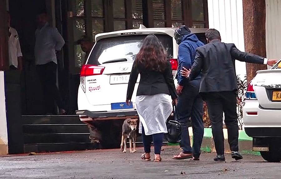 <div class="paragraphs"><p>ಧರ್ಮಸ್ಥಳ ಪ್ರಕರಣದ ಸಾಕ್ಷಿ ದೂರುದಾರ ವಕೀಲರೊಂದಿಗೆ</p></div>