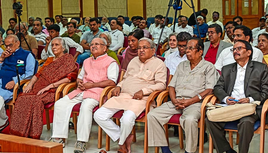 ದಲಿತಗುರು ತಲಕಾಡು ರಂಗೇಗೌಡ ಸ್ಮಾರಕ ದತ್ತಿ ‘ಸಾಮಾಜಿಕ ಪರಿವರ್ತನೆ–ಕುದ್ಮುಲ್ ರಂಗರಾಯರ ದಿಟ್ಟ ಹೆಜ್ಜೆಗಳು’ ಉಪನ್ಯಾಸ ಕಾರ್ಯಕ್ರಮದಲ್ಲಿ ಭಾಗವಹಿಸಿದ್ದ ಸಭಿಕರು ಪ್ರಜಾವಾಣಿ ಚಿತ್ರ