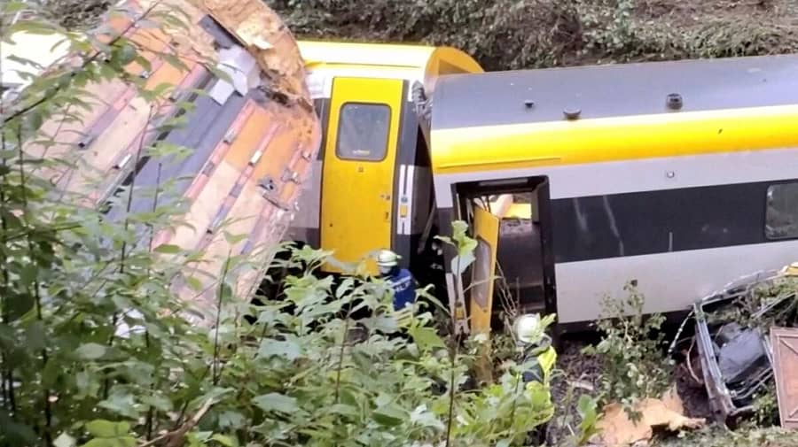 <div class="paragraphs"><p> ರೈಲು ಹಳಿ ತಪ್ಪಿರುವ ದೃಶ್ಯ</p></div>