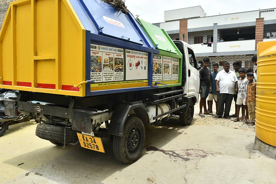 ದುರ್ಘಟನೆ ನಡೆದ ಸ್ಥಳದಲ್ಲೇ ಚಾಲಕ ವಾಹನವನ್ನು ಬಿಟ್ಟು ಹೋಗಿರುವುದು 