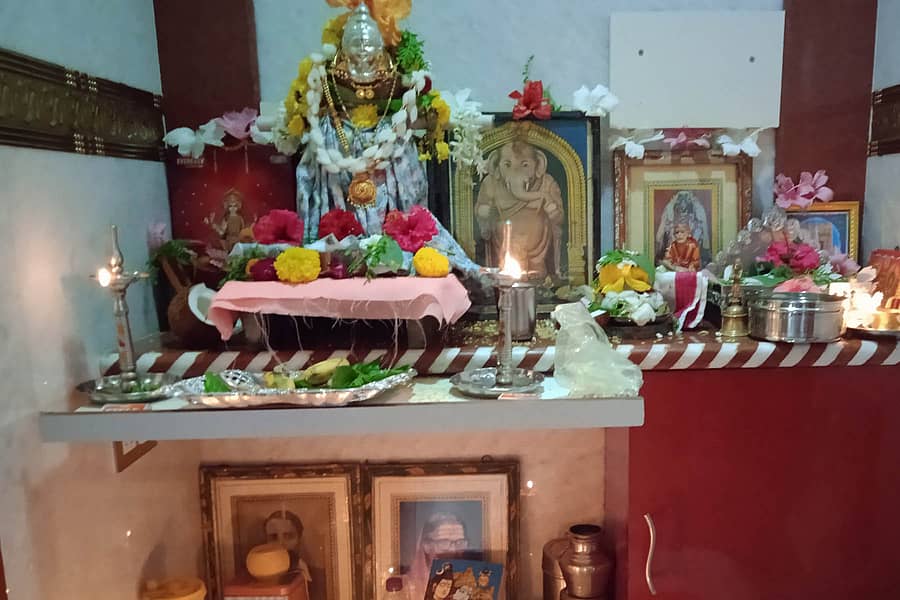 ಚನ್ನಗಿರಿಯ ಮನೆಯೊಂದರಲ್ಲಿ ಶ್ರಾವಣ ಮಾಸದ ಮೊದಲ ಮಂಗಳವಾರ  ಗೌರಿಯನ್ನು ಪ್ರತಿಷ್ಠಾಪಿಸಿ ಮಂಗಳಗೌರಿ ವ್ರತವನ್ನು ಆಚರಿಸಿದರು