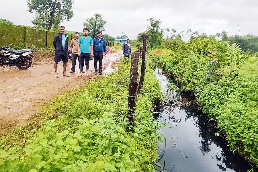 ಸಾಗರ ನಗರದ ಹೊರ ವಲಯದಲ್ಲಿರುವ ಸಂಗಳ ಗ್ರಾಮದಲ್ಲಿರುವ ತ್ಯಾಜ್ಯ ವಿಲೇವಾರಿ ಘಟಕದಿಂದ ಹೊರ ಬರುತ್ತಿರುವ ತ್ಯಾಜ್ಯ
